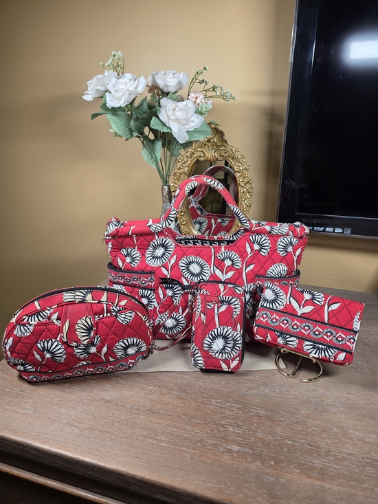 Vera Bradley Handbags - Vera Bradley "DECO DAISY" Quilted Tote Set w/ Makeup Pouch, Wallet & Wristlet